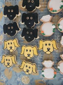 Cookies of yellow labrador dogs